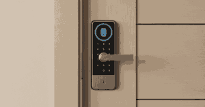 Fechadura digital com senha, cartão ou biometria: qual é a melhor para sua casa em Guarulhos?